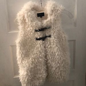 Girls winter faux fur vest with hood